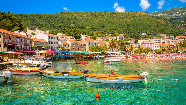 Định cư Montenegro với chương trình quốc tịch
